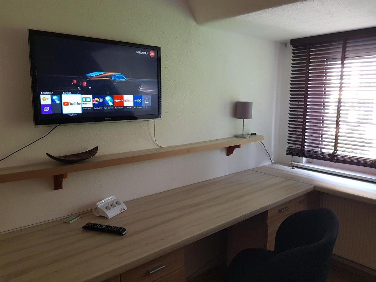 Apartment Am Suedpark Erfurt - Inkl Garten Mit Sitzlounge - Zentrumsnah Εξωτερικό φωτογραφία
