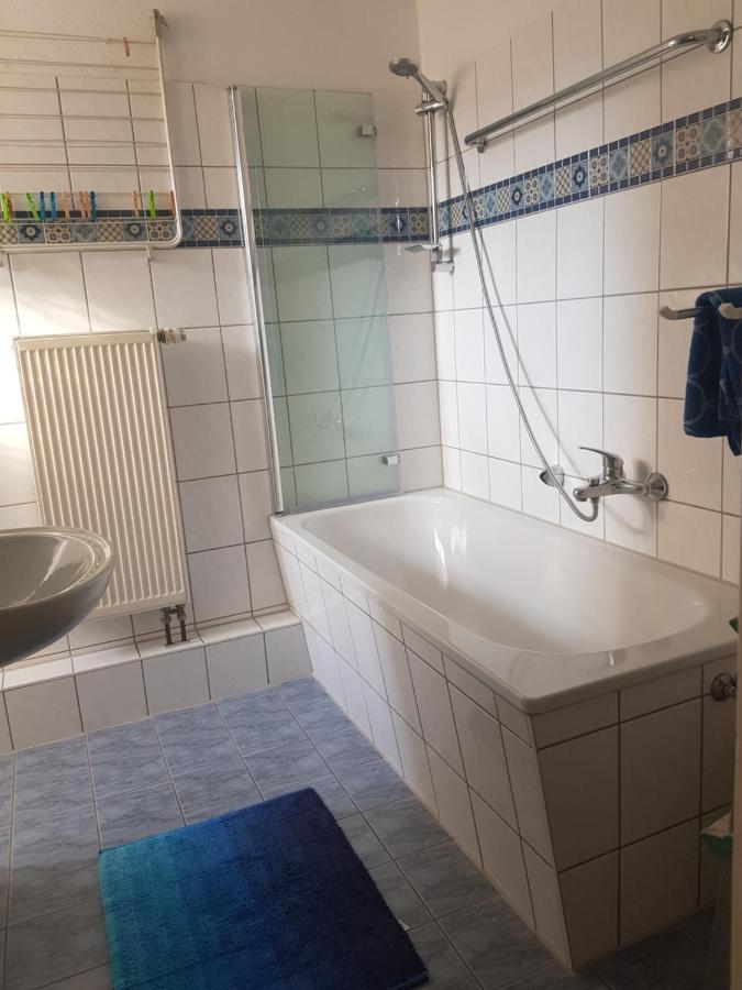 Apartment Am Suedpark Erfurt - Inkl Garten Mit Sitzlounge - Zentrumsnah Εξωτερικό φωτογραφία